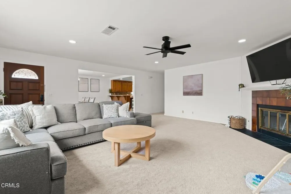 171 Lang Street Ventura, CA 93003