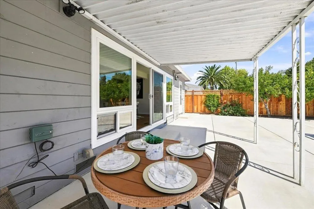 1148 Berkeley Avenue Menlo Park, CA 94025
