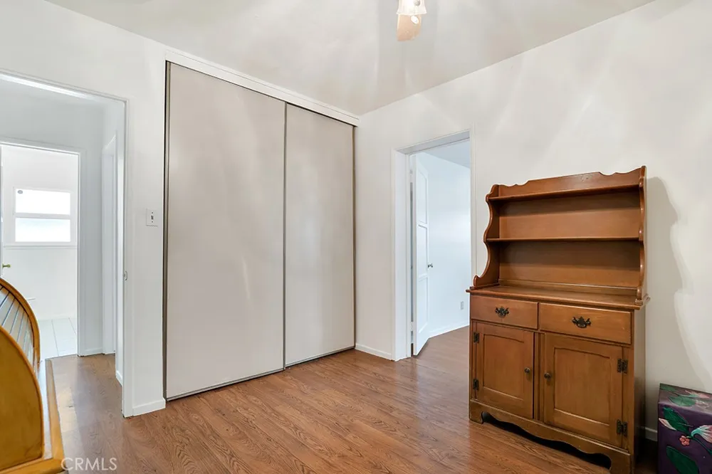 8226 WhiteOak Avenue Northridge, CA 91325