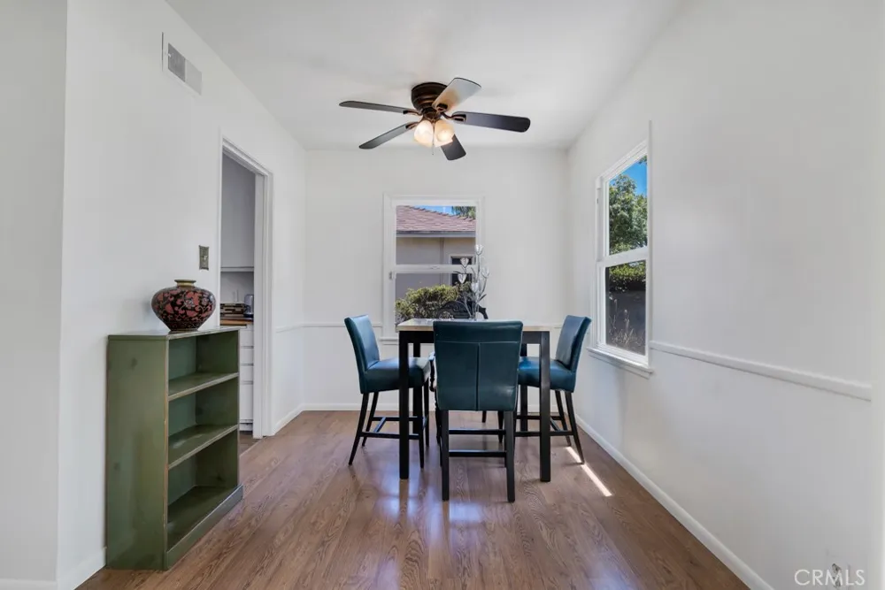 8226 WhiteOak Avenue Northridge, CA 91325