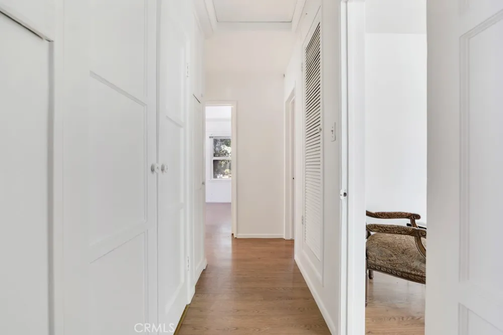 8226 WhiteOak Avenue Northridge, CA 91325