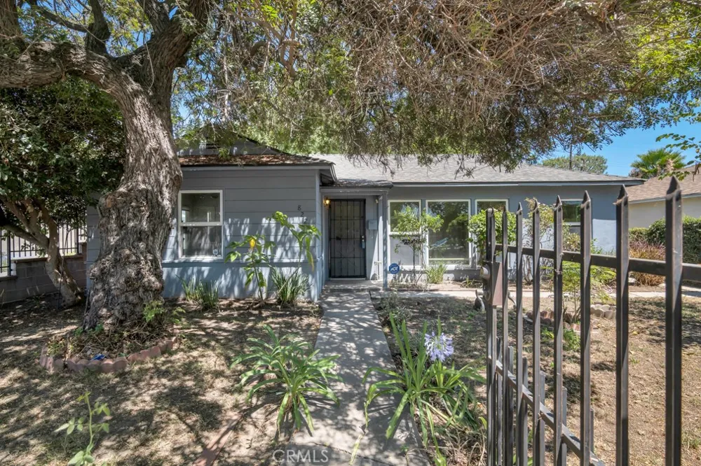 8226 WhiteOak Avenue Northridge, CA 91325