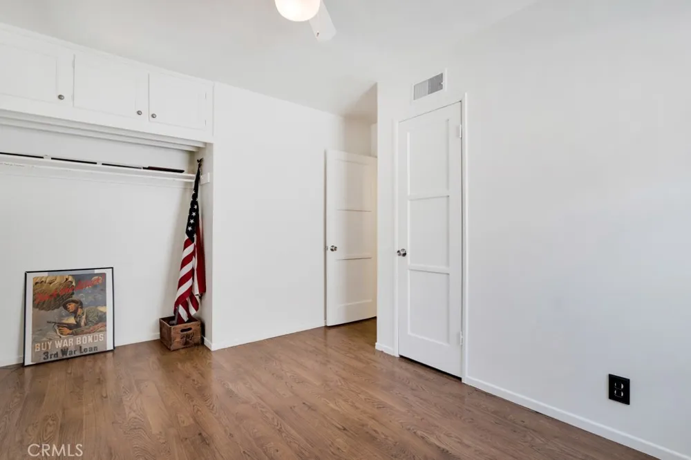 8226 WhiteOak Avenue Northridge, CA 91325