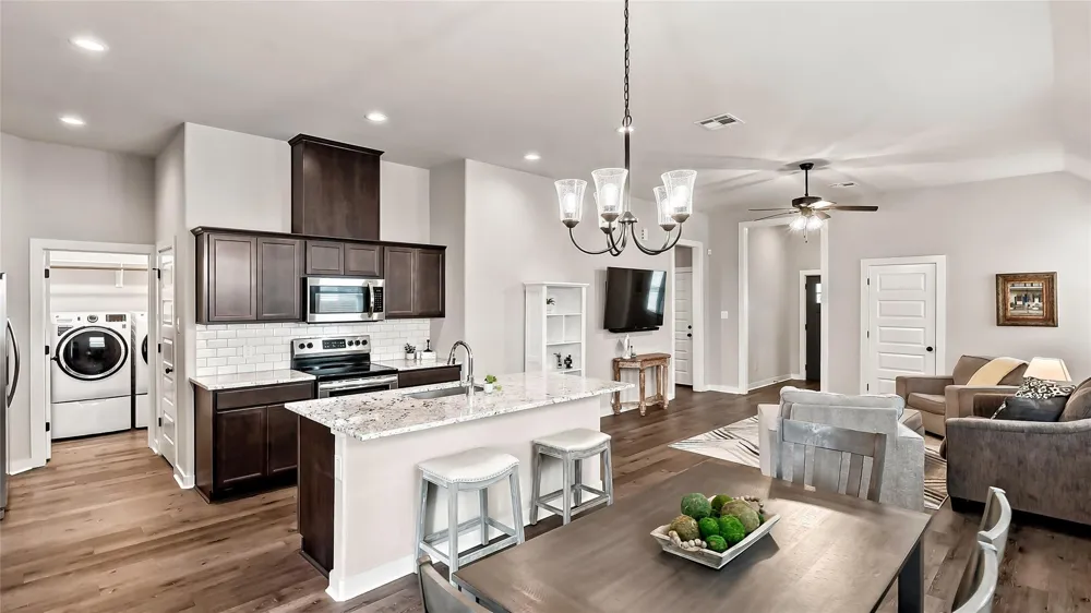 2805 Buccaneer Trail Bryan, TX 77803