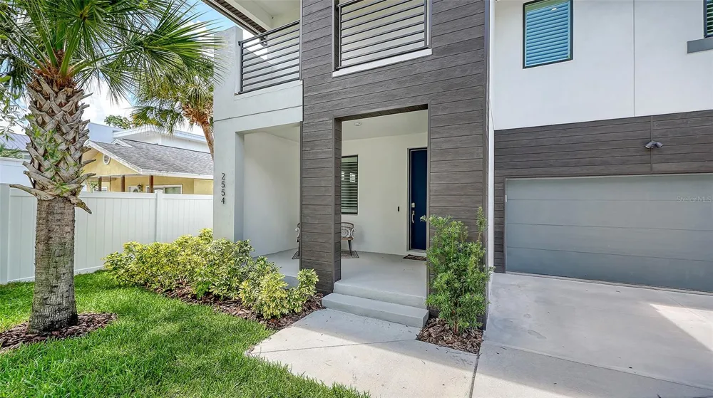 2554 FLOYD STREET Sarasota, FL 34239