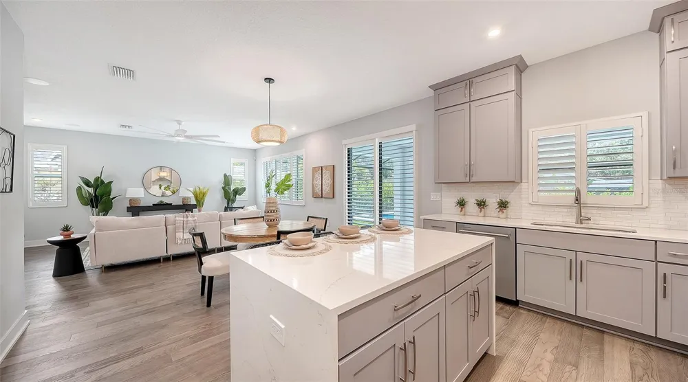 2554 FLOYD STREET Sarasota, FL 34239