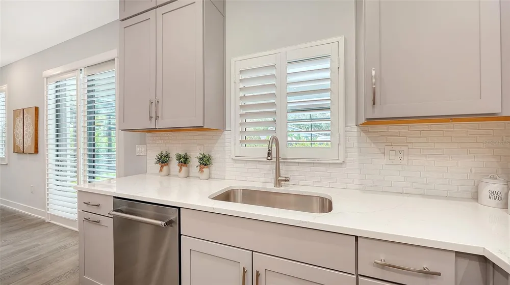 2554 FLOYD STREET Sarasota, FL 34239