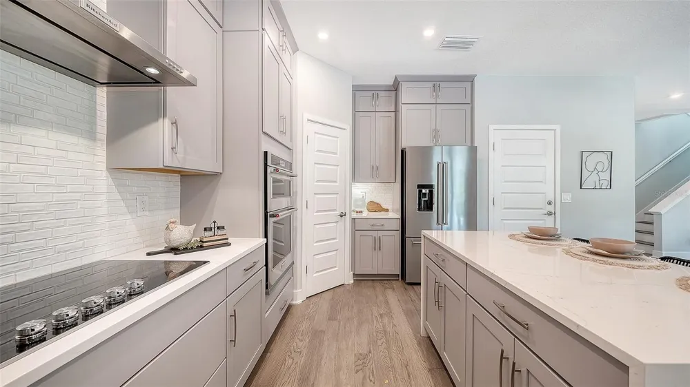 2554 FLOYD STREET Sarasota, FL 34239
