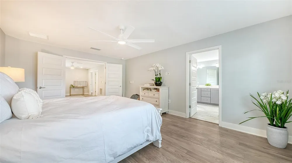 2554 FLOYD STREET Sarasota, FL 34239