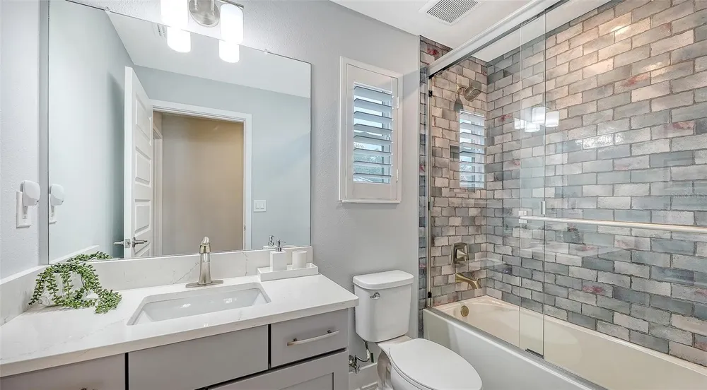 2554 FLOYD STREET Sarasota, FL 34239