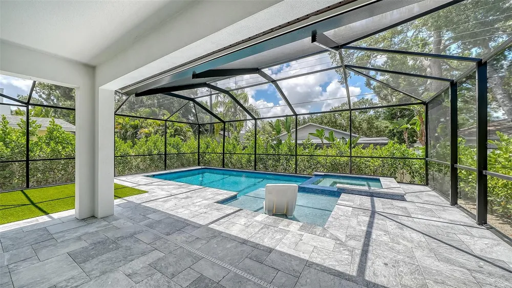 2554 FLOYD STREET Sarasota, FL 34239