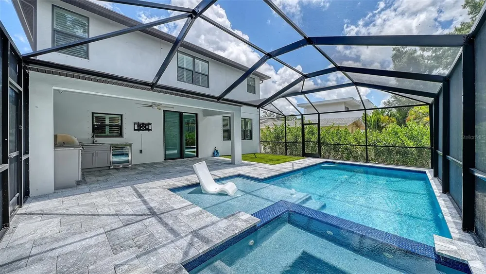 2554 FLOYD STREET Sarasota, FL 34239