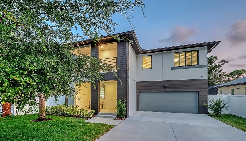2554 FLOYD STREET Sarasota, FL 34239
