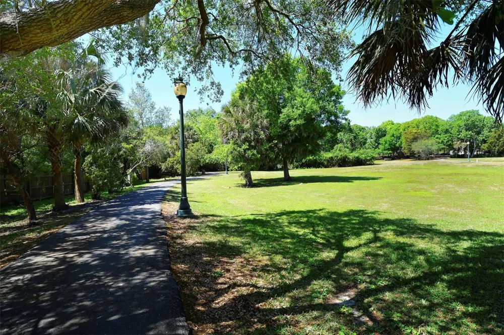 2554 FLOYD STREET Sarasota, FL 34239
