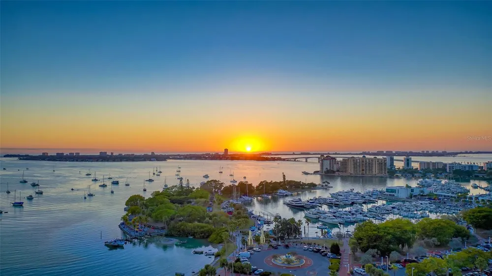 2554 FLOYD STREET Sarasota, FL 34239