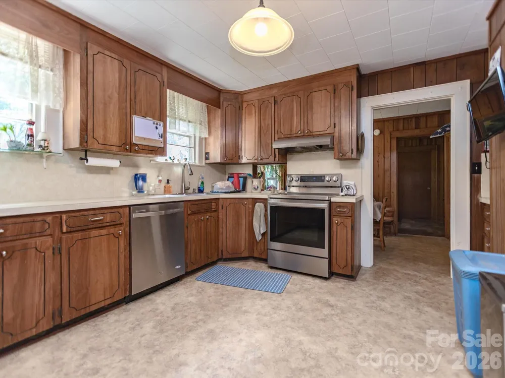 2111 Emmanuel Church Road Conover, NC 28613
