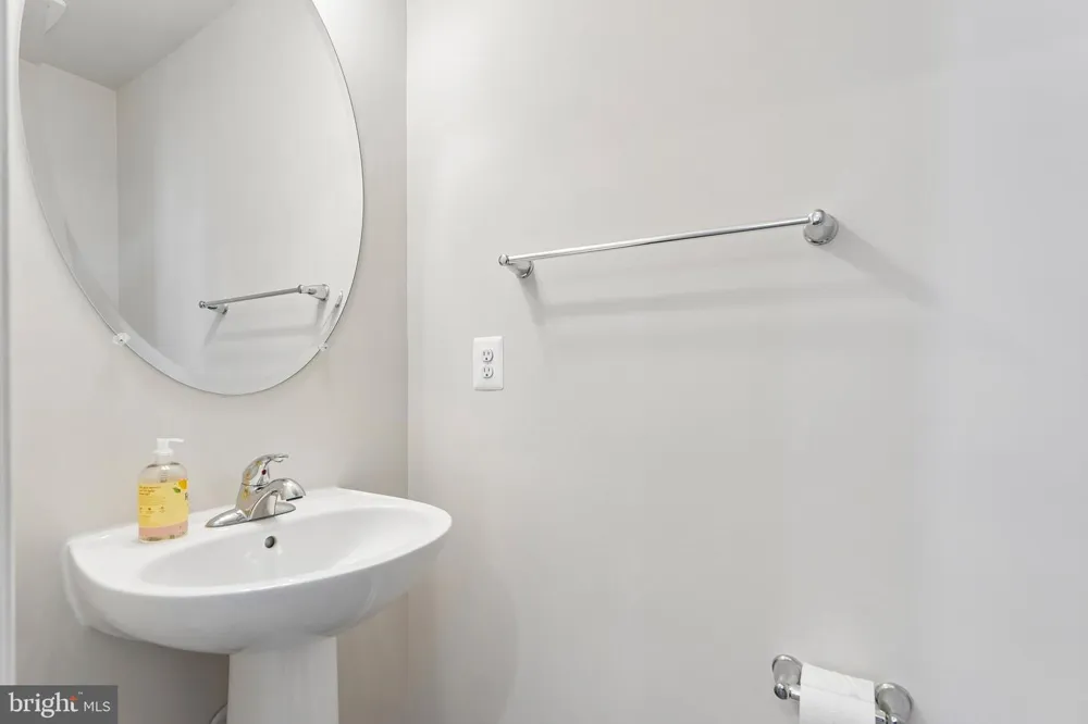 1005 OVERLOOK WAY Laurel, MD 20707