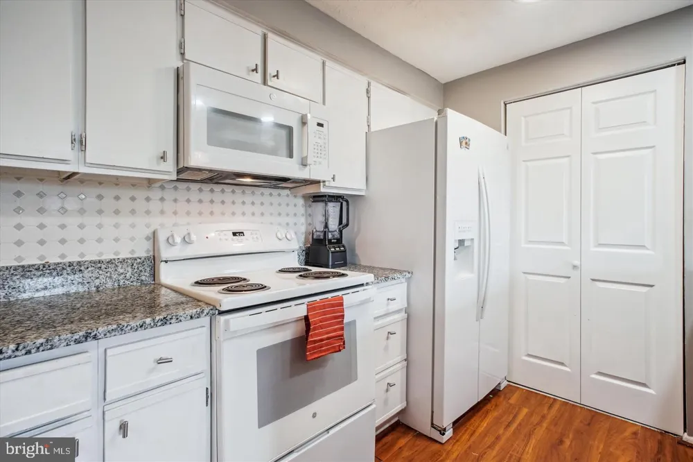 8384 BROCKHAM DRIVE #29/84L Alexandria, VA 22309