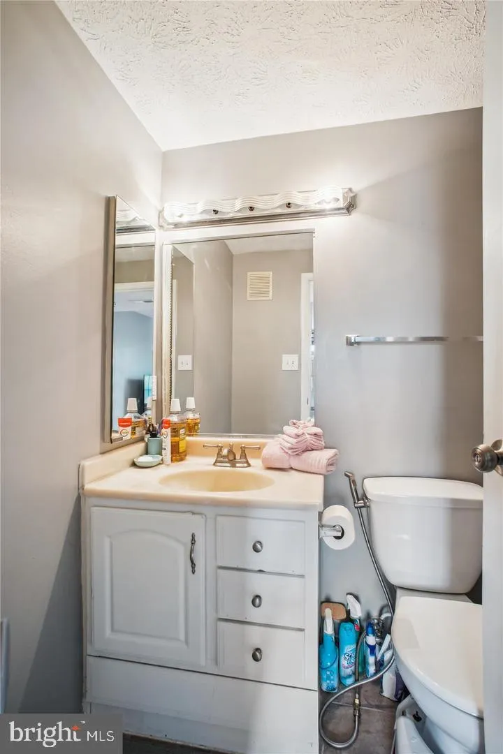 8384 BROCKHAM DRIVE #29/84L Alexandria, VA 22309