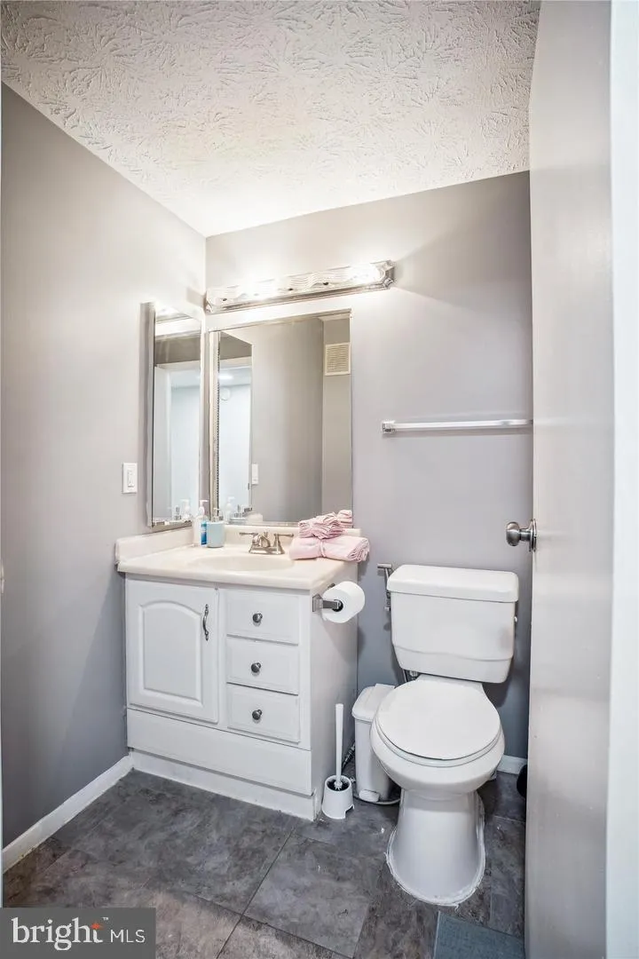8384 BROCKHAM DRIVE #29/84L Alexandria, VA 22309