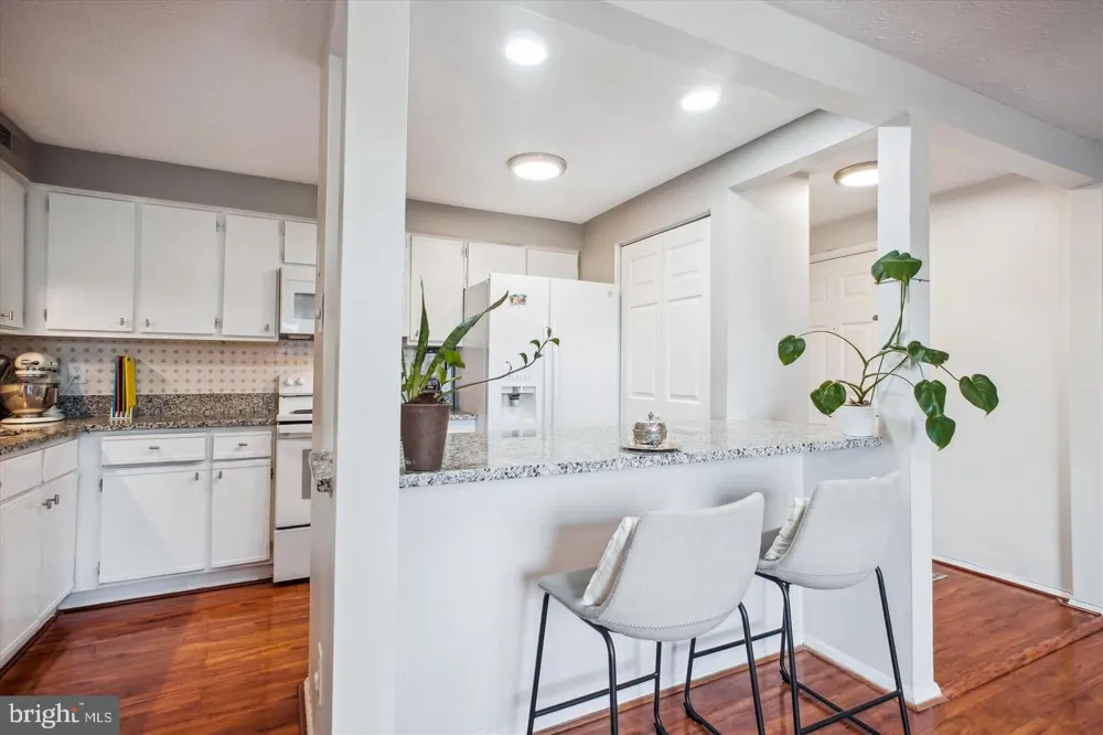 8384 BROCKHAM DRIVE #29/84L Alexandria, VA 22309