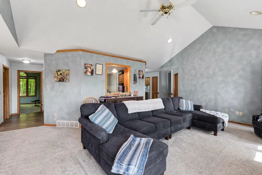 10835 Red Oak Ridge Reynolds Township, MI 49329