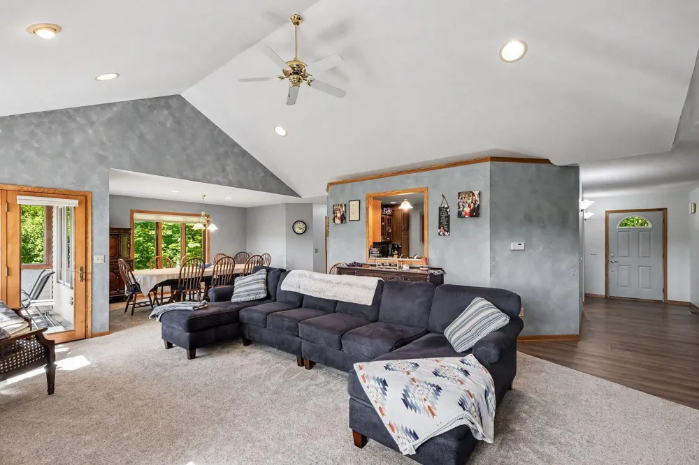 10835 Red Oak Ridge Reynolds Township, MI 49329