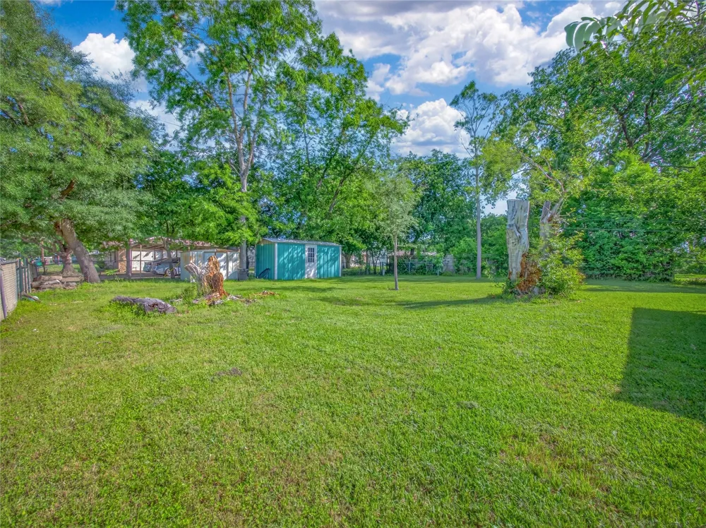 719 W Karnes Drive Robinson, TX 76706