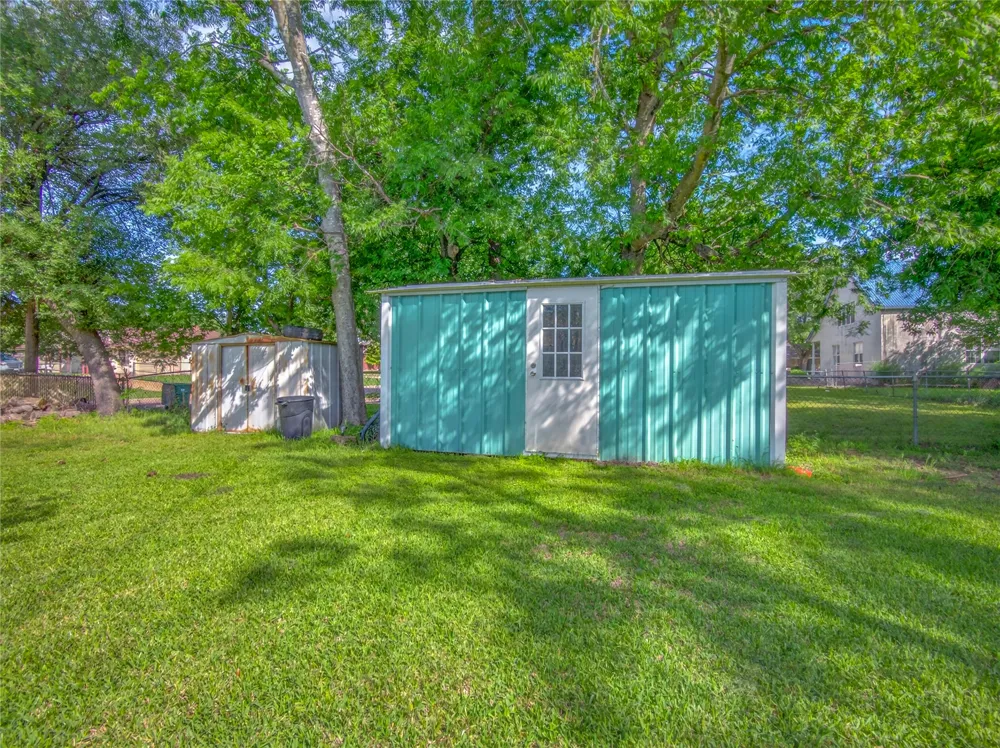 719 W Karnes Drive Robinson, TX 76706