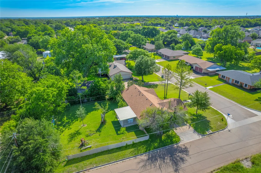 719 W Karnes Drive Robinson, TX 76706