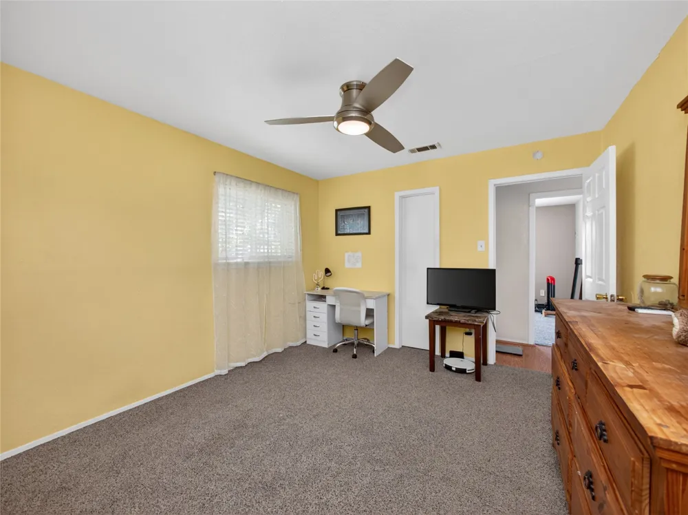 719 W Karnes Drive Robinson, TX 76706