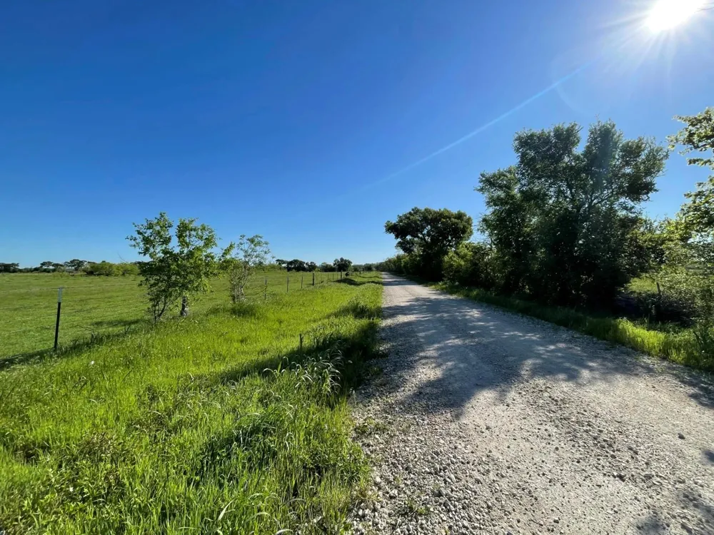 1127 Lcr 607 Groesbeck, TX 76642