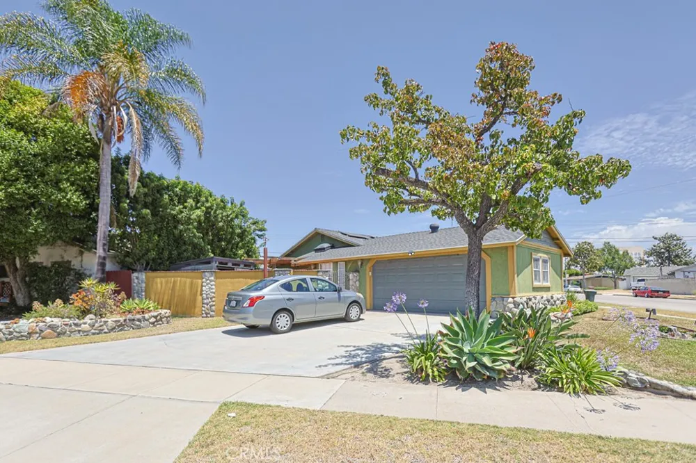 12071 Reva Garden Grove, CA 92840