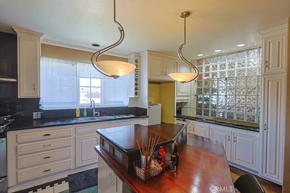 12071 Reva Garden Grove, CA 92840