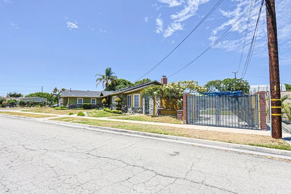 12071 Reva Garden Grove, CA 92840