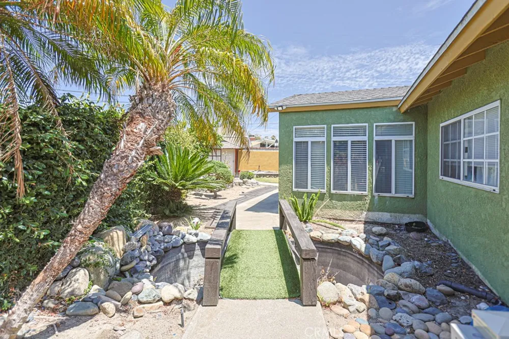 12071 Reva Garden Grove, CA 92840