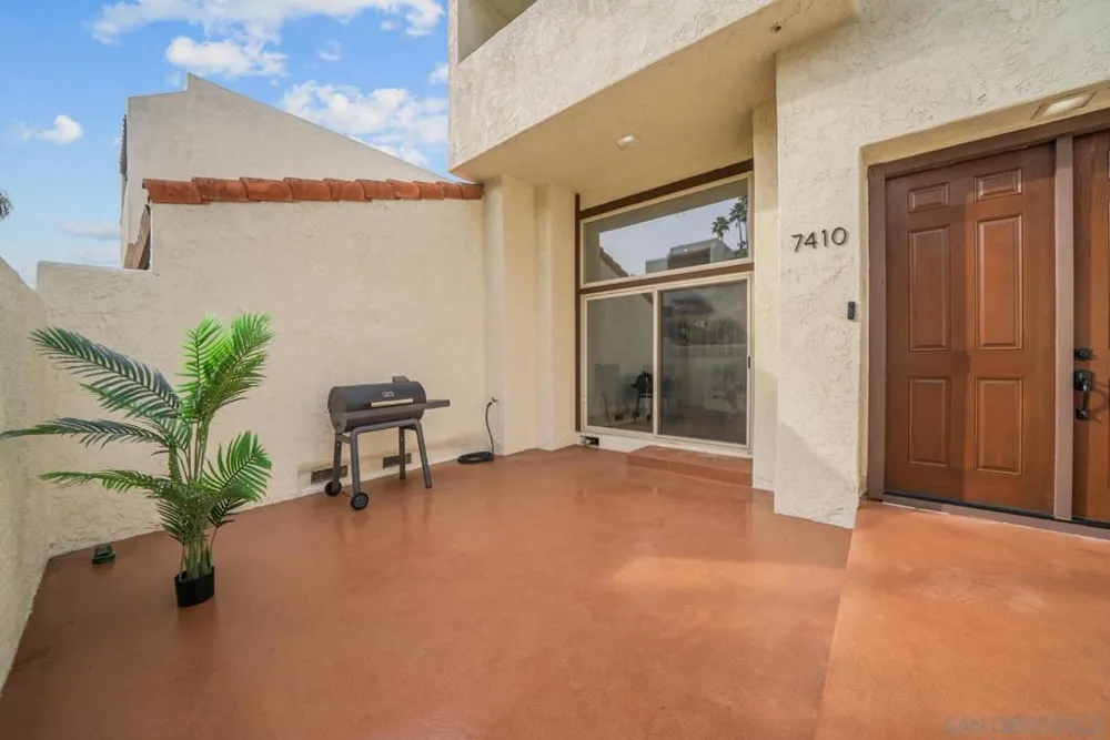 7410 Caminito Carlotta Del Cerro, CA 92120