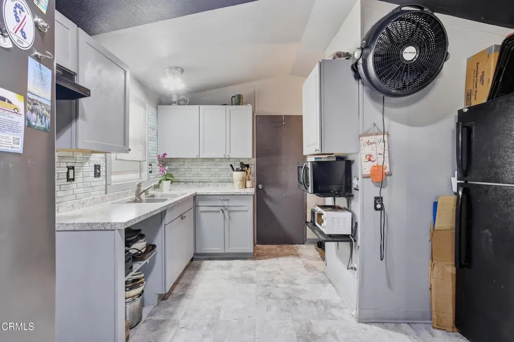 11378 Nardo Street Ventura, CA 93004