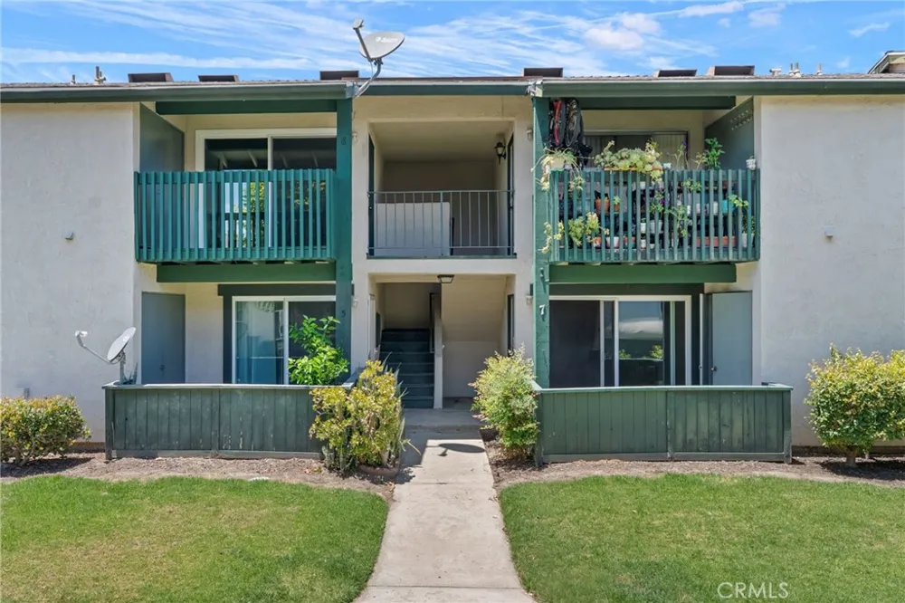 23280 Orange #6 Lake Forest, CA 92630