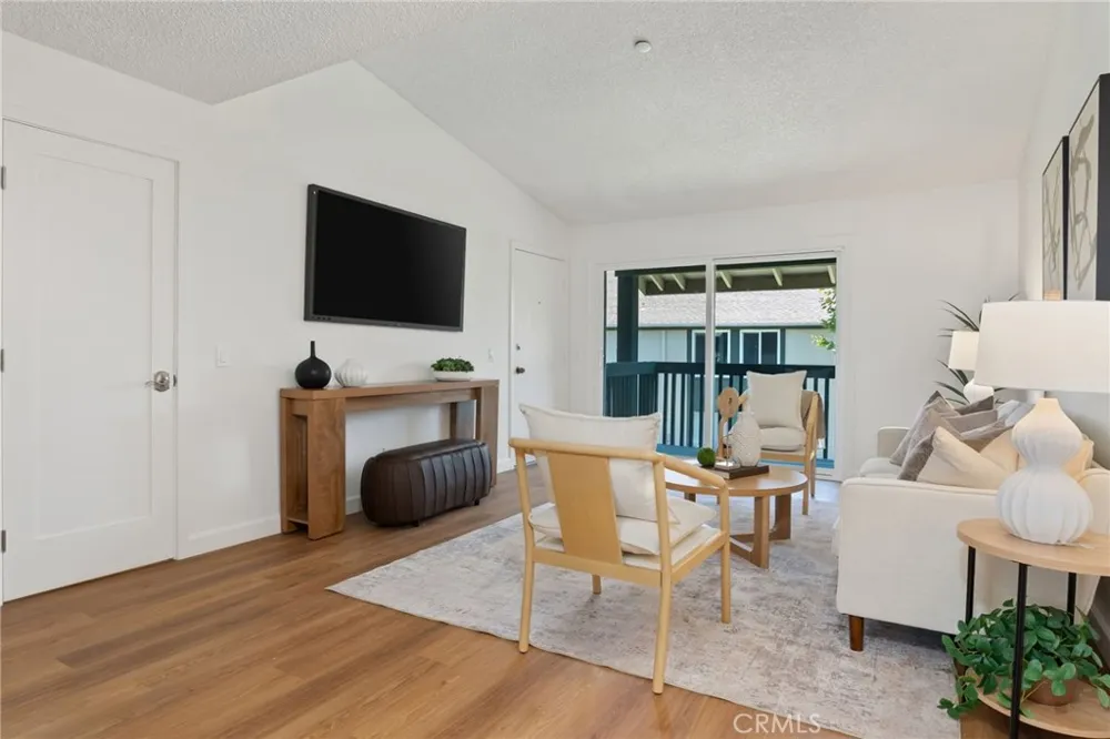 23280 Orange #6 Lake Forest, CA 92630