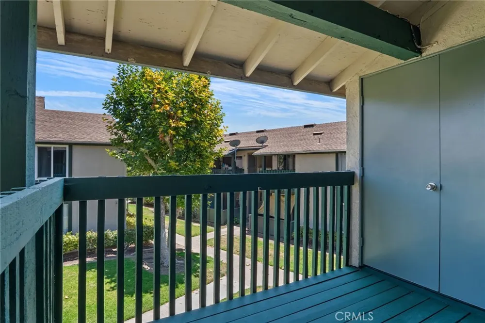 23280 Orange #6 Lake Forest, CA 92630