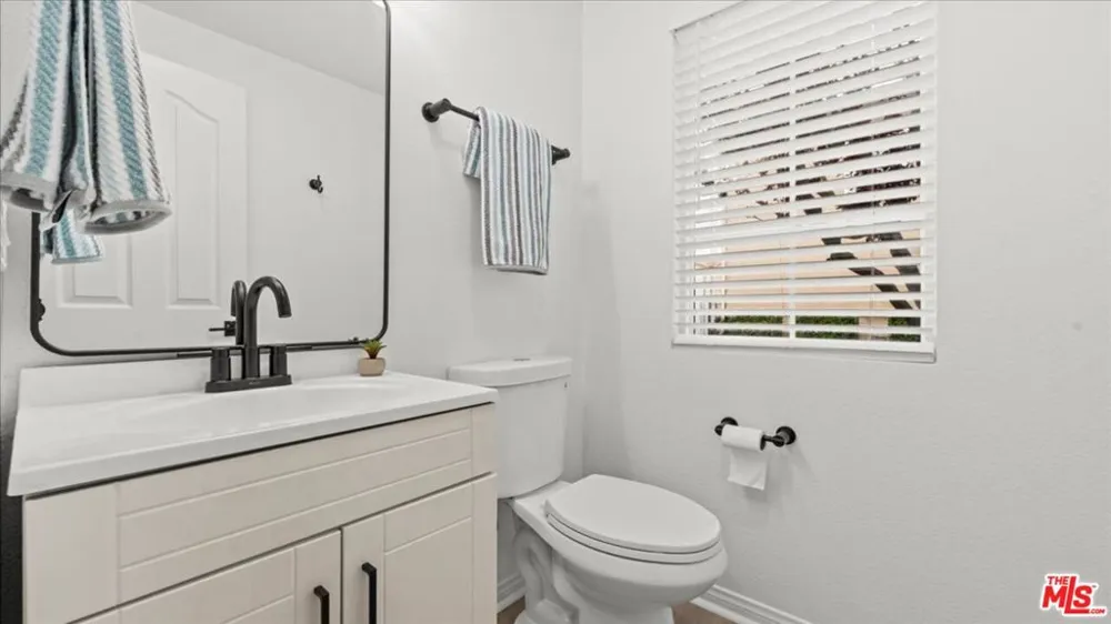 3608 W Chapman Lane Inglewood, CA 90305