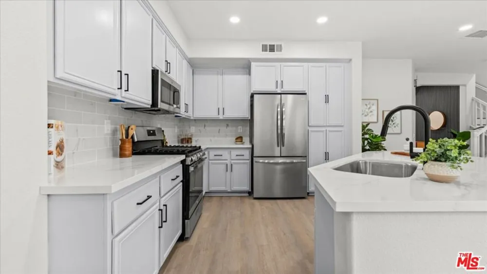 3608 W Chapman Lane Inglewood, CA 90305