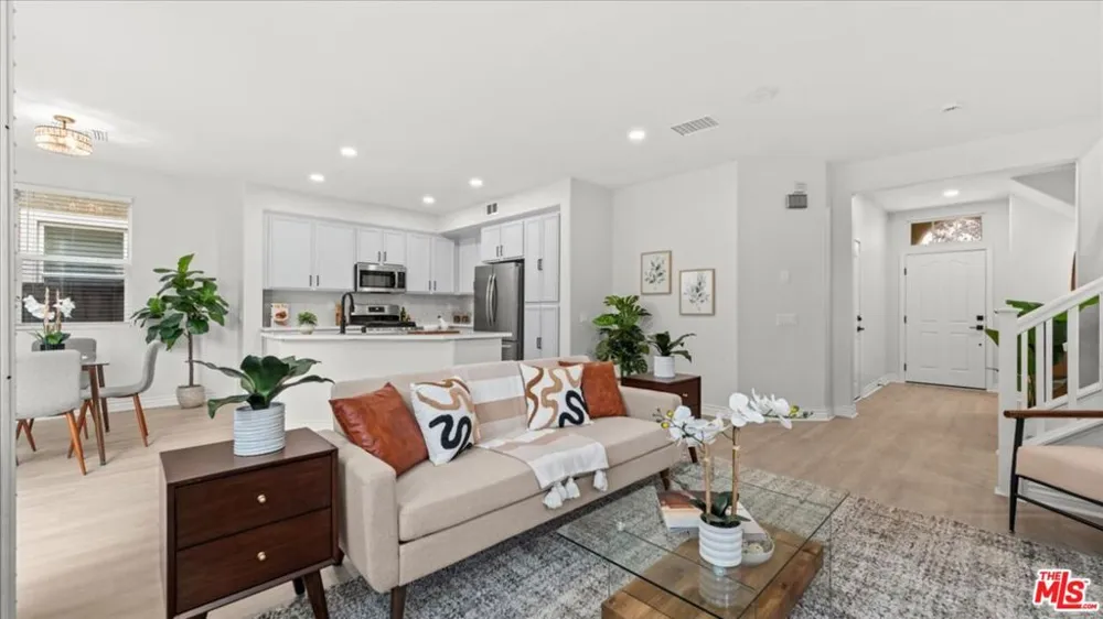 3608 W Chapman Lane Inglewood, CA 90305