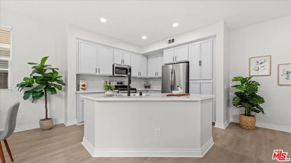 3608 W Chapman Lane Inglewood, CA 90305