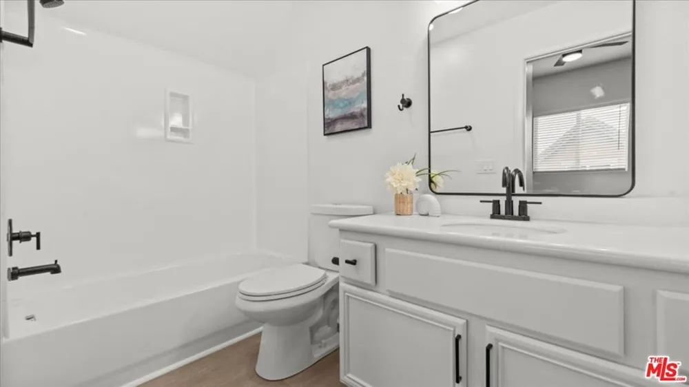 3608 W Chapman Lane Inglewood, CA 90305