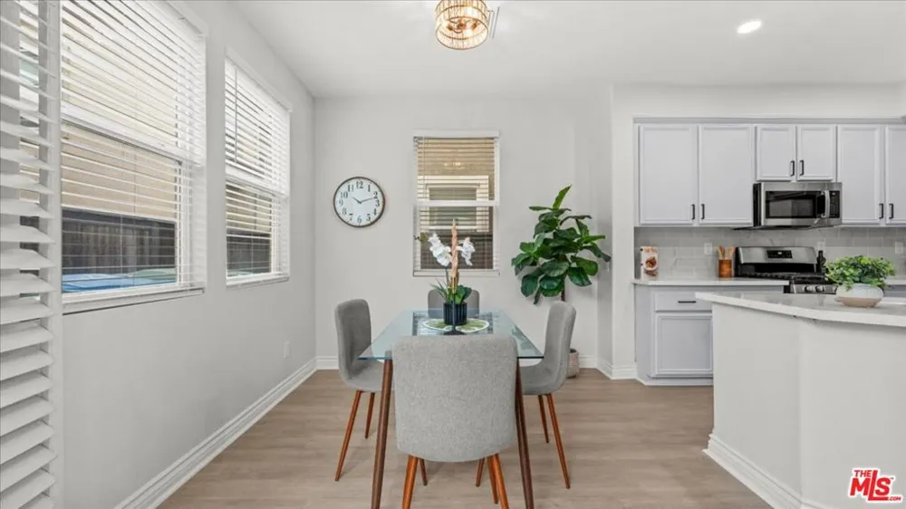 3608 W Chapman Lane Inglewood, CA 90305