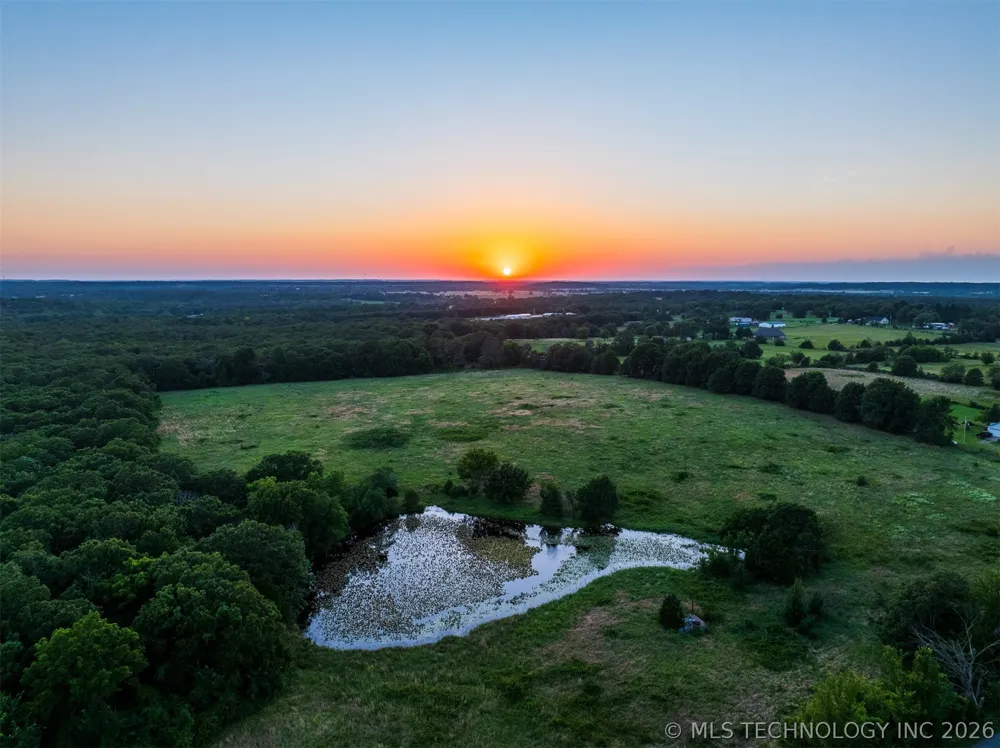 6 S 4240 ROAD Chelsea, OK 74016