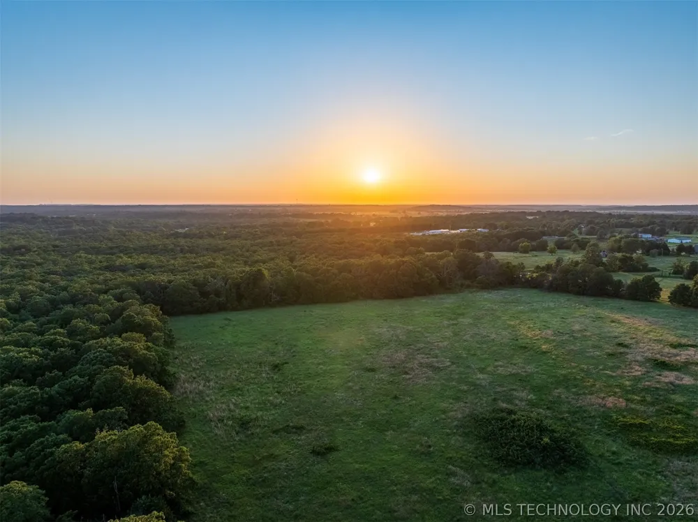 6 S 4240 ROAD Chelsea, OK 74016