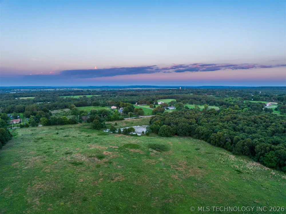 6 S 4240 ROAD Chelsea, OK 74016